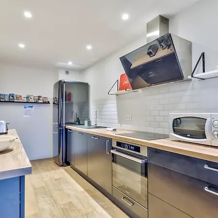 아파트 Lovely 2br Flat With Terrace And Parking Near The